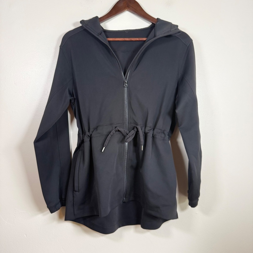 Lululemon Into the Drizzle Hooded Cinched Waist Jacket Size 4 Black LW3BYKS